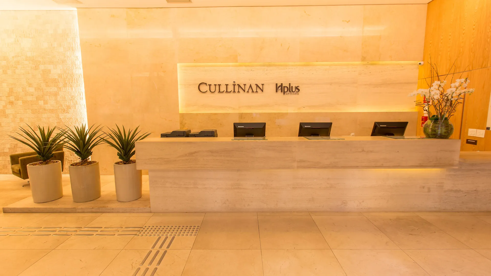 ***** Hotel Cullinan Hplus Premium Brasilia Brazil