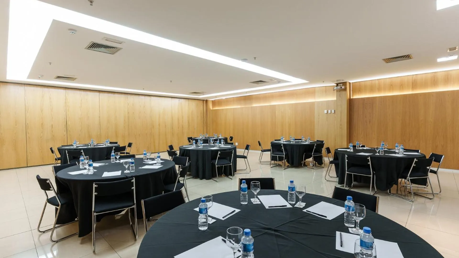 Hotel Cullinan Hplus Premium Brasilia