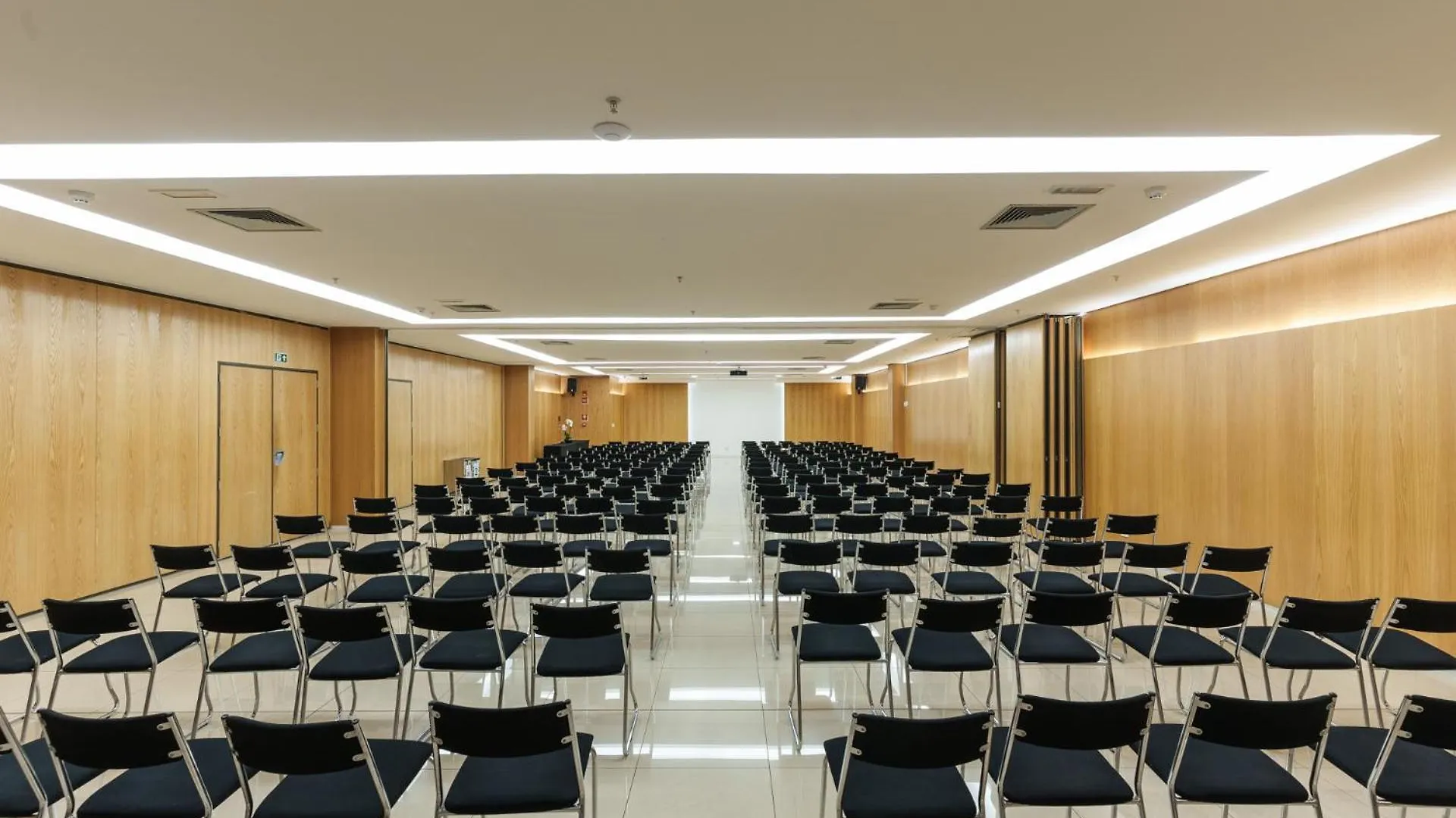 Hotel Cullinan Hplus Premium Brasília